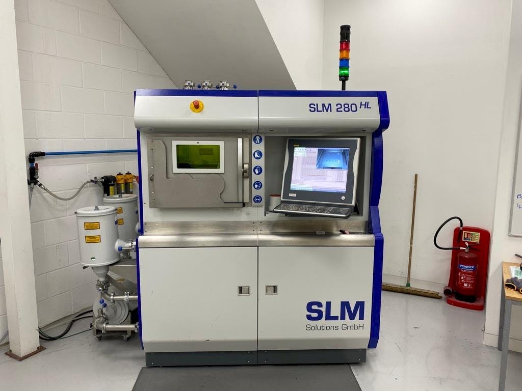 Front view of SLM 280 HL  machine