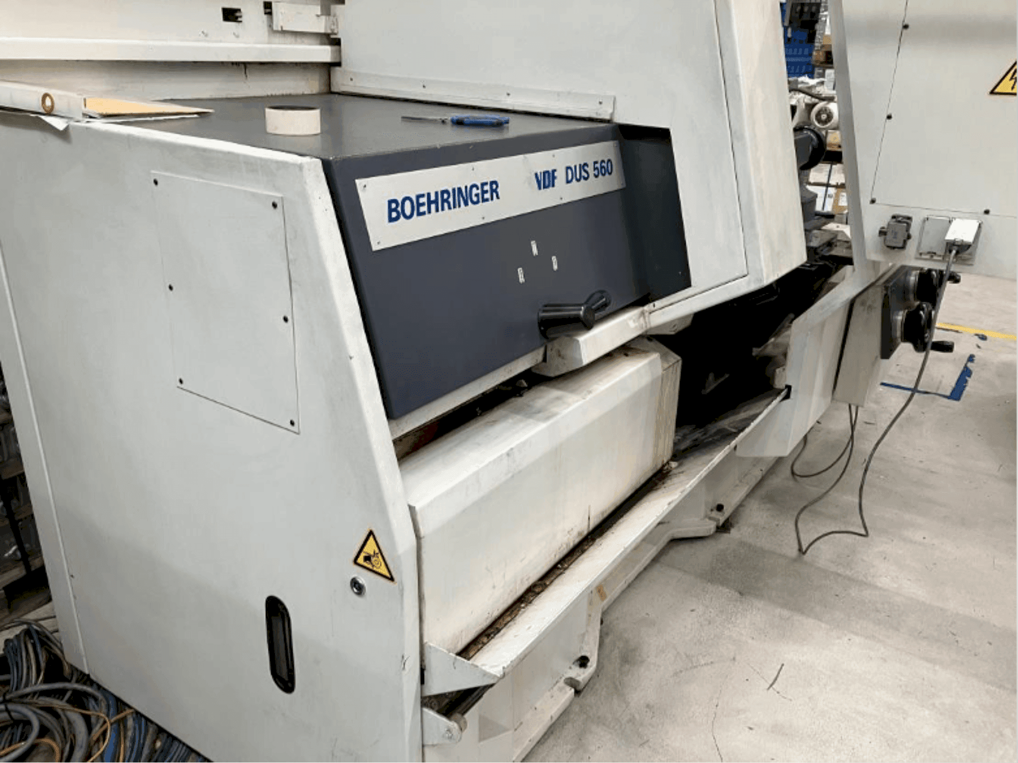 Front view of BOEHRINGER VDF DUS 560  machine