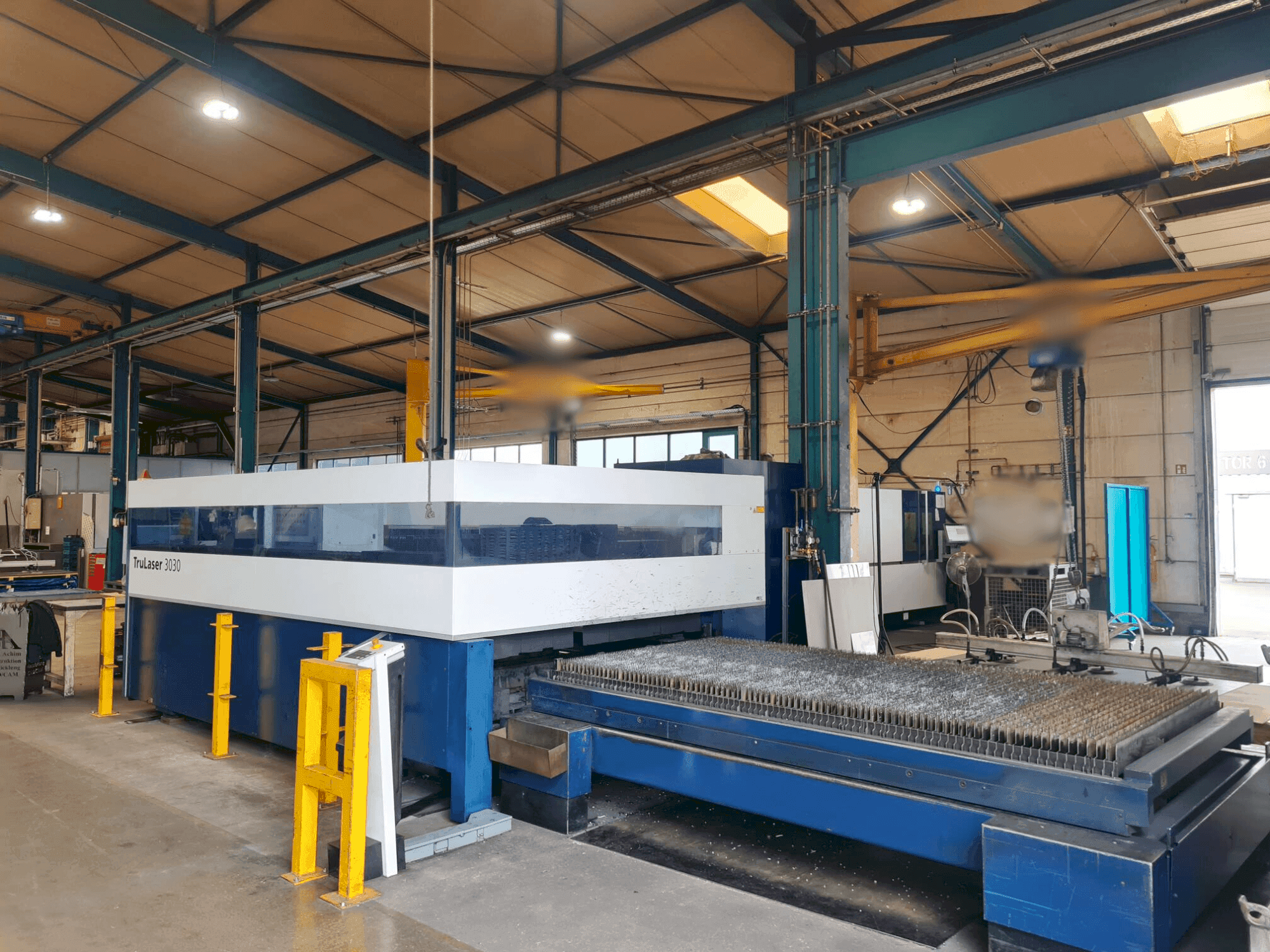 Front view of TRUMPF L3030  machine