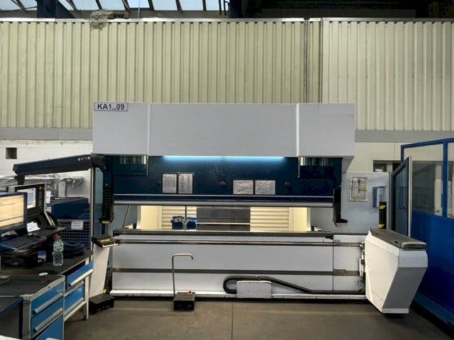 Front view of Trumpf TruBend 5130  machine