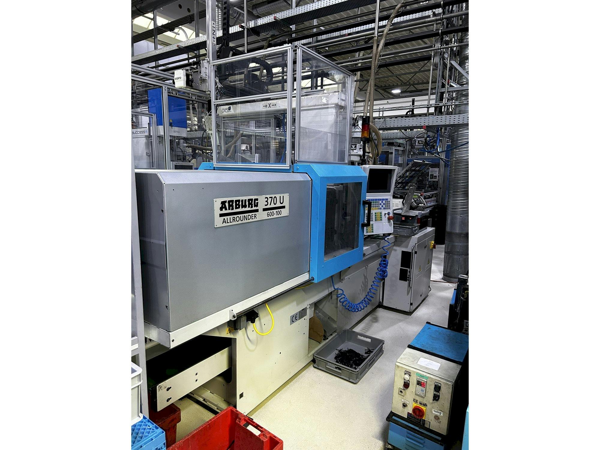 Front view of Arburg Allrounder 370 U 600-100  machine