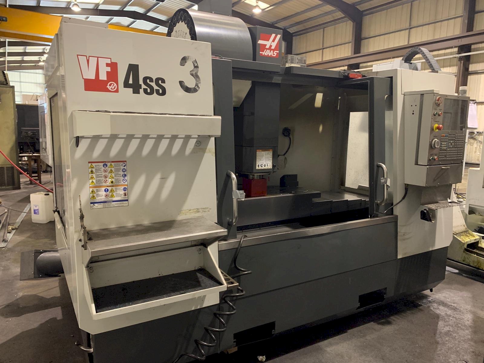 Front view of HAAS VF-4SS  machine