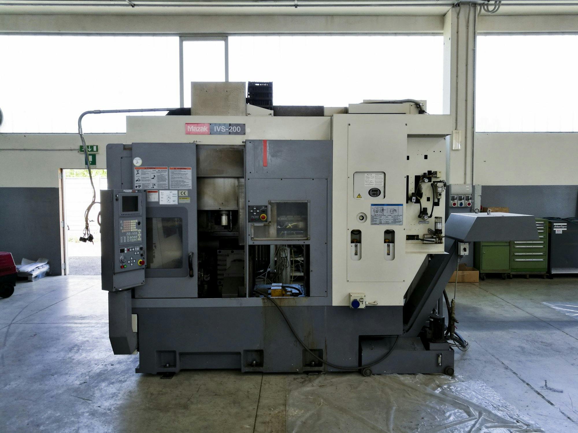 Right view of Mazak IVS-200 Machine