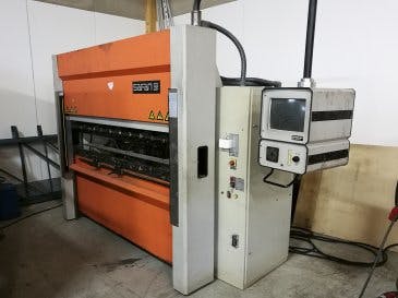 Right view of Safan SMK-L 40-2550 TS1 Machine