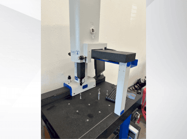 Front view of THOME Prazision Prazision 3D Smart man  machine